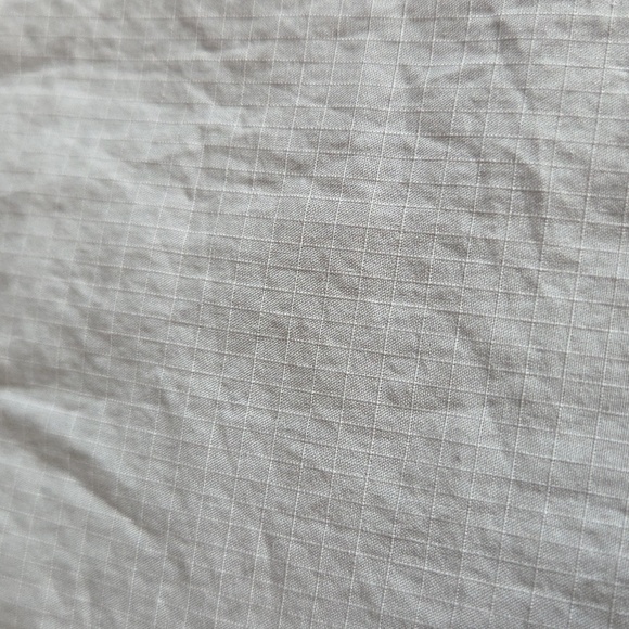 Men's Theory Dress Shirt. Size M. 100% Cotton.Ripstop Shirting. Light Gray/Beige - Picture 2 of 6